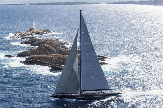 LIONHEART (NED) passes close to the rocks at Monaci on her way to the finish off Porto Cervo. ©  Rolex / Carlo Borlenghi http://www.carloborlenghi.net